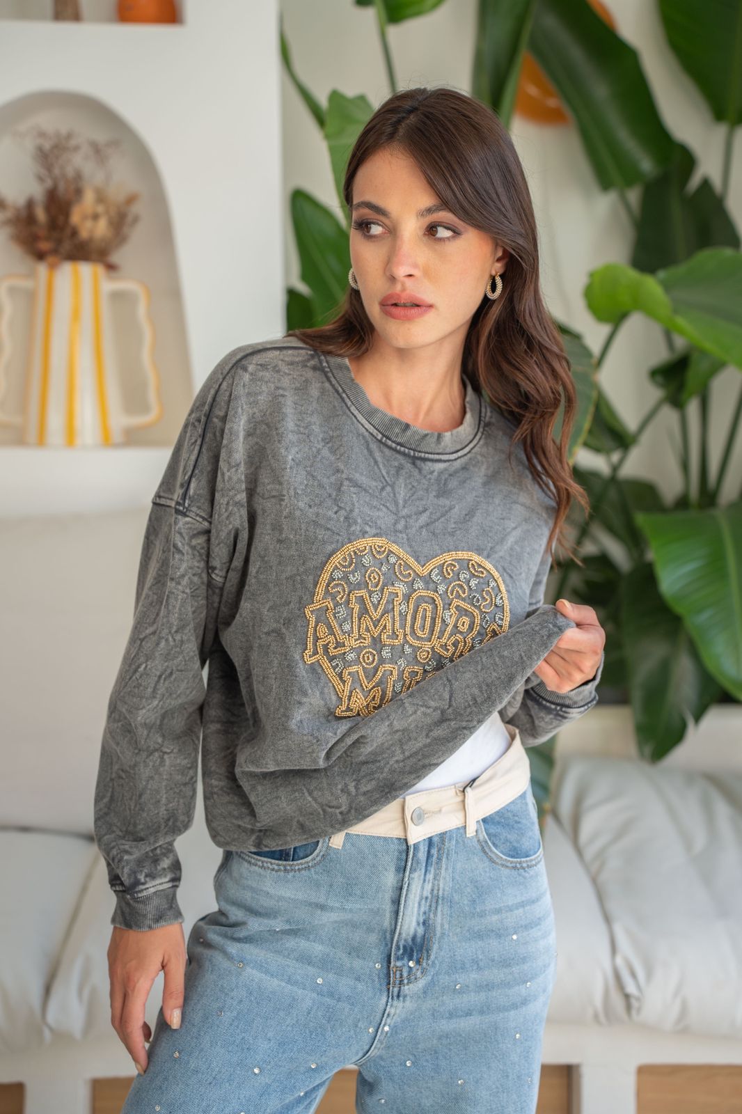 Sweatshirt